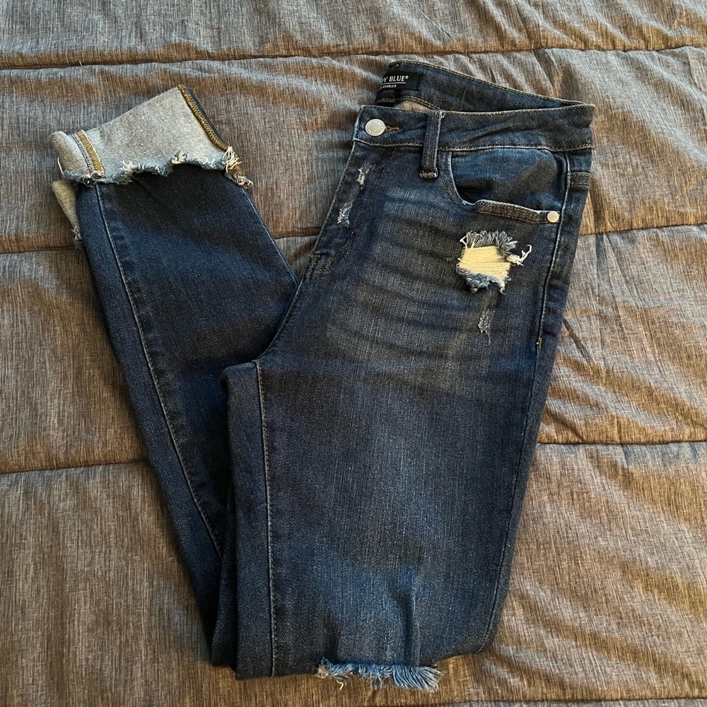 JUDY BLUE Mid Rise Cuffed Skinny Distressed 7/28 Dark Wash - Picture 6 of 9